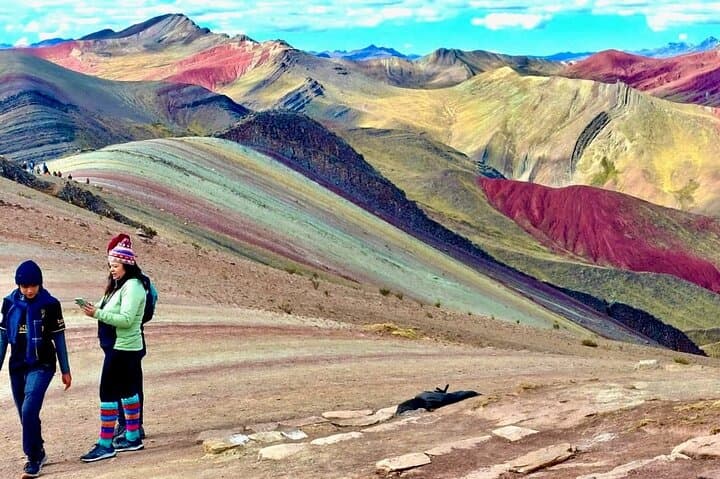 Palcoyo Mountain Full-Day Tour from Cusco: Hike the Alternative Rainbow Mountain