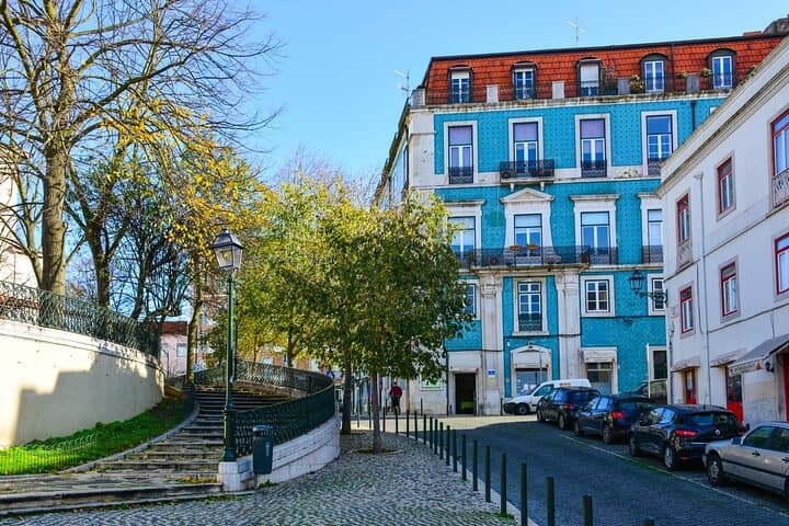 Discover Old Lisbon by Tuk-Tuk: Alfama, Viewpoints & Historic Sights in 60–90 Minutes photo 3