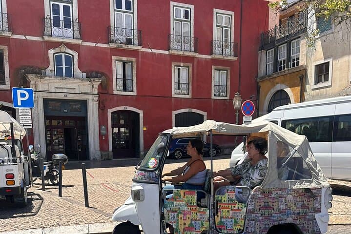 Discover Old Lisbon by Tuk-Tuk: Alfama, Viewpoints & Historic Sights in 60–90 Minutes photo 4