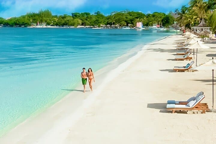 Negril Seven Mile Beach & Rick's Cafe Sunset and Cliff-Jump Tour from Montego Bay photo 3
