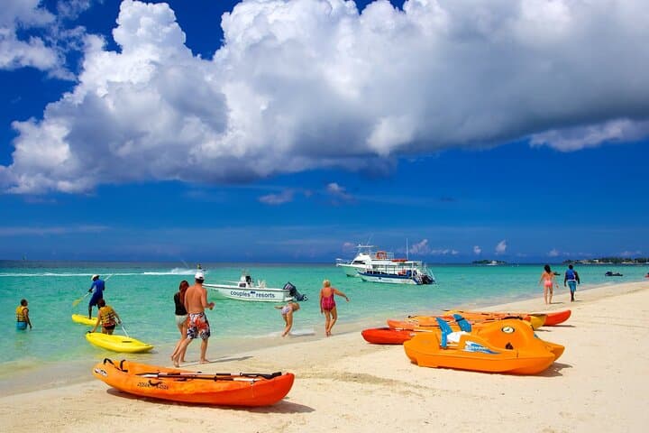 Negril Seven Mile Beach & Rick's Cafe Sunset and Cliff-Jump Tour from Montego Bay