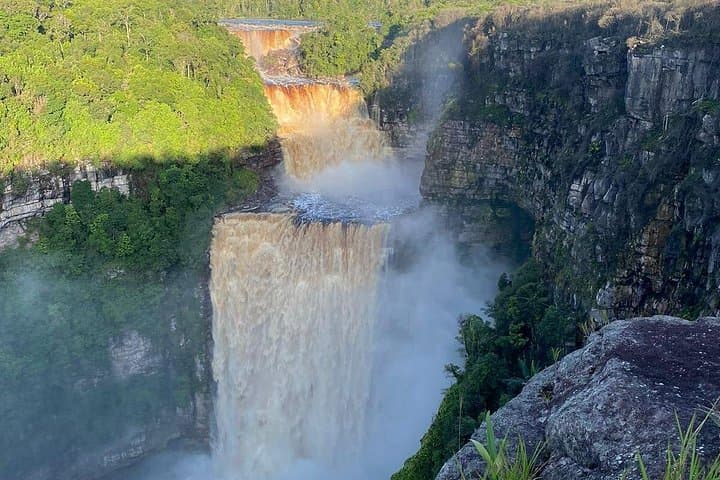 Sakaika Falls 4-Day Trek: Guyana Jungle Hike to the Ekereku Mountains