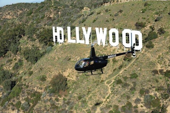Los Angeles Live: 30-Minute Private Helicopter Tour Over LA Landmarks photo 3