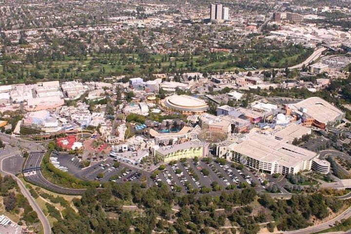 Los Angeles Live: 30-Minute Private Helicopter Tour Over LA Landmarks photo 4