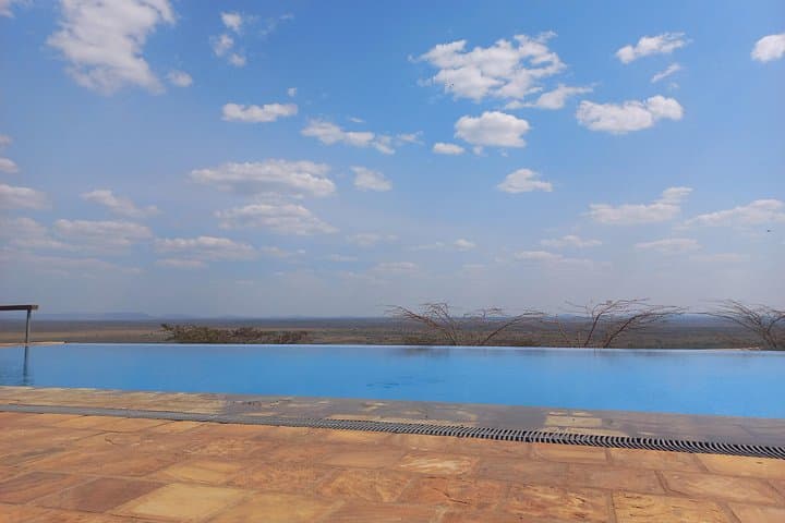 Zanzibar to Serengeti: 7-Day Luxury Flying Safari & Great Migration photo 3