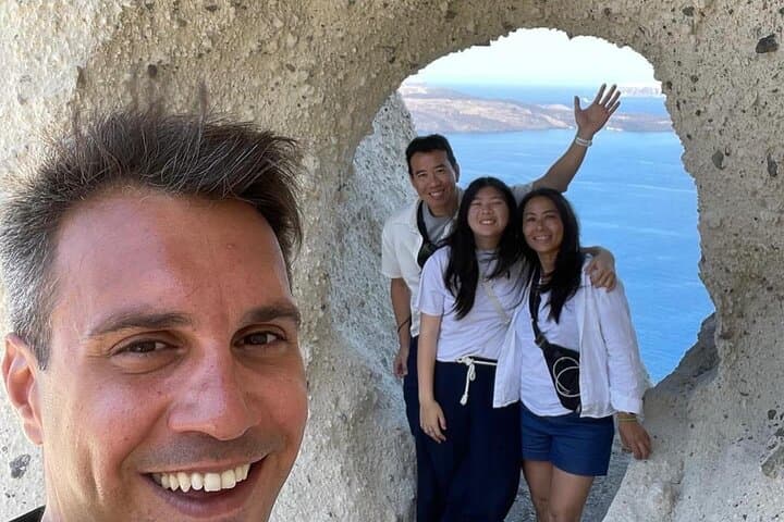 Santorini in a Day: Ultimate Cruise Ship Island Tour — Oia, Akrotiri & Black Sand Beaches photo 6