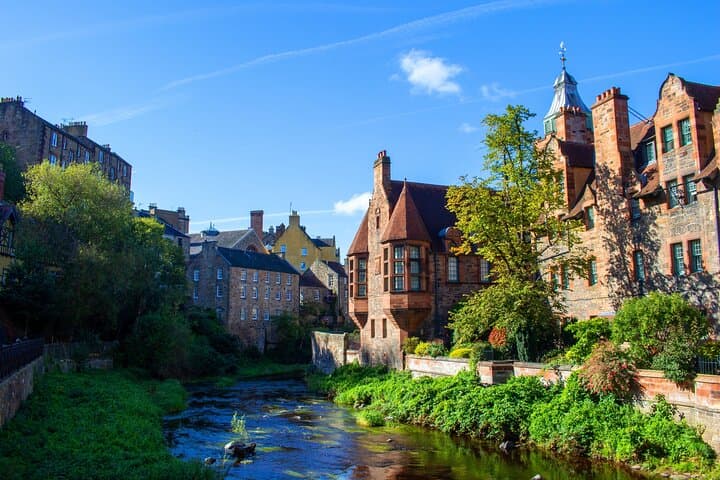 Quick Edinburgh Highlights: 60-Minute Private Walking Tour with a Local photo 2