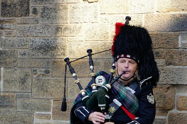 Discover Edinburgh's Most Photogenic Spots: 90-Minute Local Photo Walk photo 6