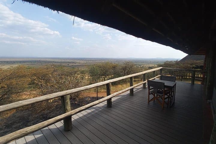 Zanzibar to Serengeti: 7-Day Luxury Flying Safari & Great Migration photo 4