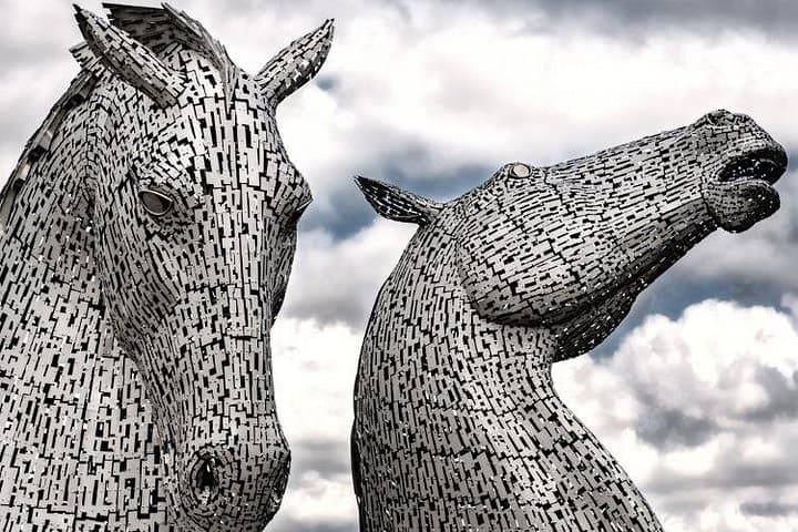 Private Edinburgh Castle to The Kelpies: 4-Hour Castle and Helix Park Tour photo 1