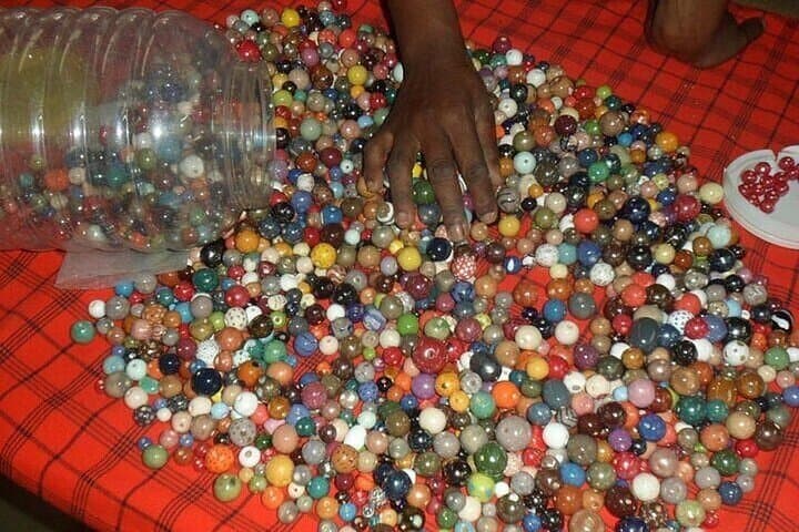 Nairobi Giraffe Centre, Kobe Beads & Bomas of Kenya — Half-Day Cultural and Wildlife Tour photo 3