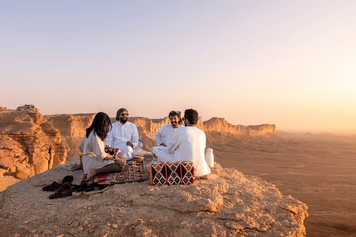 Edge of the World Hike & Keshta Evening — Riyadh Desert Sunset Experience photo 2