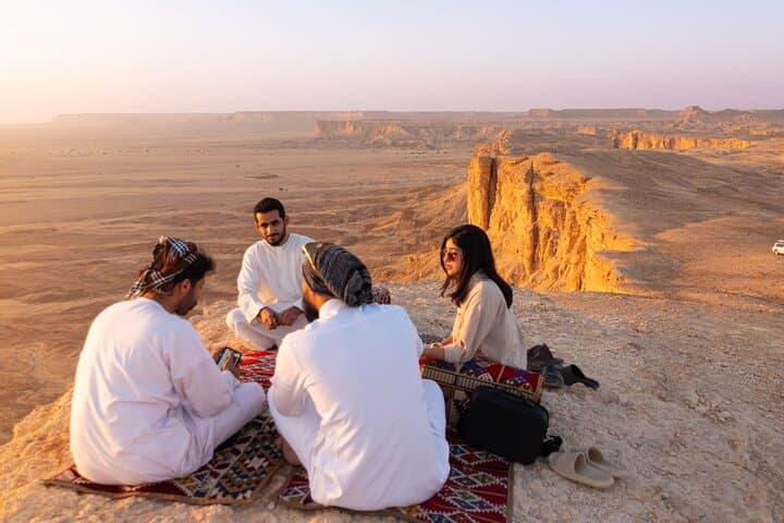 Edge of the World Hike & Keshta Evening — Riyadh Desert Sunset Experience photo 5