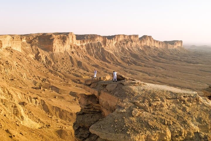 Edge of the World Hike & Keshta Evening — Riyadh Desert Sunset Experience photo 4
