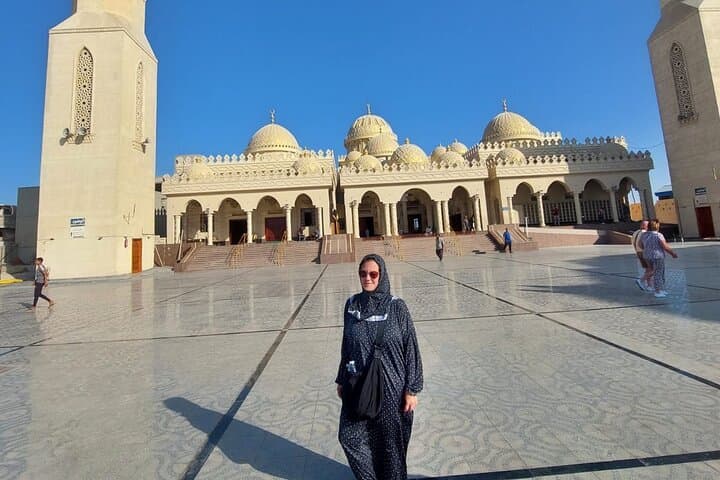 Hurghada 3-Hour City Tour — Old Town, Big Mosque & Marina Stroll