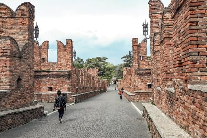 Verona Walking Tour with Audio Guide (7 Languages) — 3.5 km Self-Guided Route photo 3