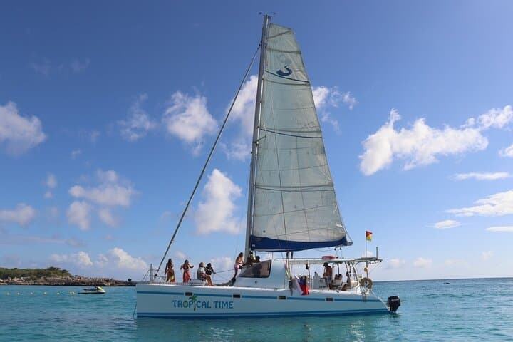 Discover Sint Maarten: Sailing, Snorkeling, and Sunbathing photo 3