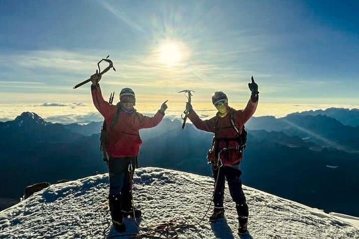 Conquer Huayna Potosi: Bolivia’s 2-Day High-Altitude Glacier Climb photo 3