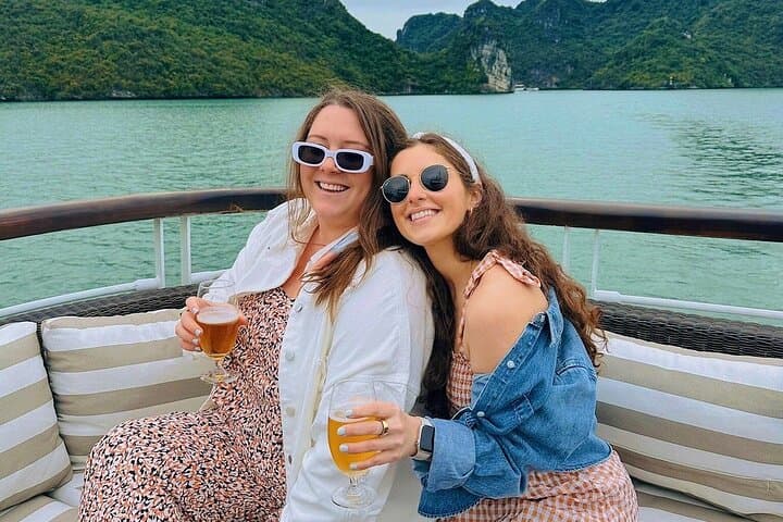 Luxury Day Cruise Through Halong & Lan Ha Bay Aboard Jade Sails photo 3