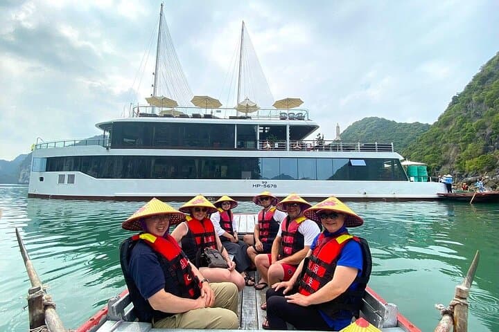 Luxury Day Cruise Through Halong & Lan Ha Bay Aboard Jade Sails photo 5