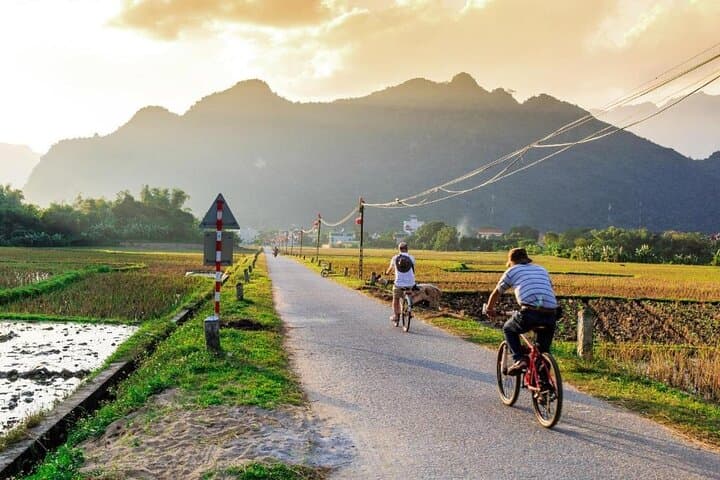 Mai Chau 2-Day Classic Tour from Hanoi — Homestay, Cycling & Rice-Terrace Trek