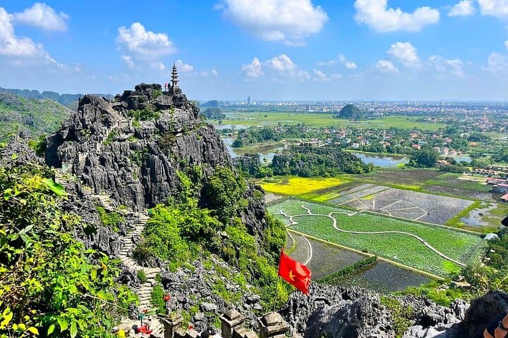Explore Trang An, Bich Dong & Mua Cave: Ninh Binh Private Day Trip photo 5