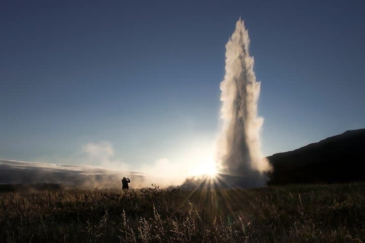 Golden Circle Day Tour from Reykjavik: Geysir, Gullfoss & Kerið with Spanish Guide