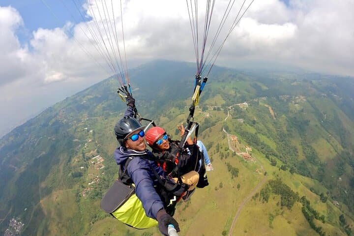 Paragliding Adventure Tour Medellín — Tandem Flight from Mirador de San Félix
