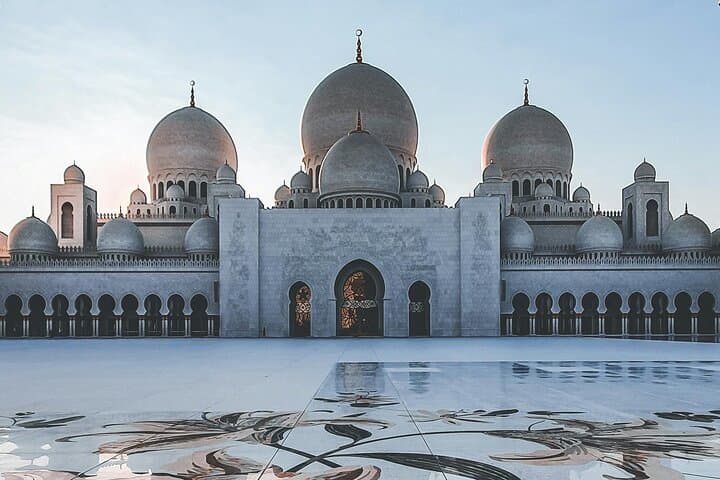 Abu Dhabi Grand Mosque and Louvre Day Trip from Dubai