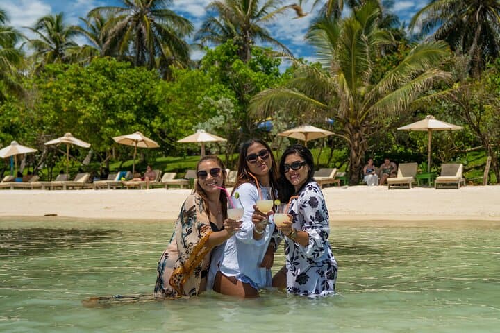 VIP Rosario Islands 5-Island Cruise with Snorkeling & Drinks photo 3