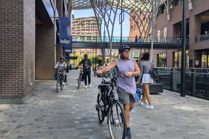 E-bike Toronto Dynamic Neighbourhoods Tour photo 3