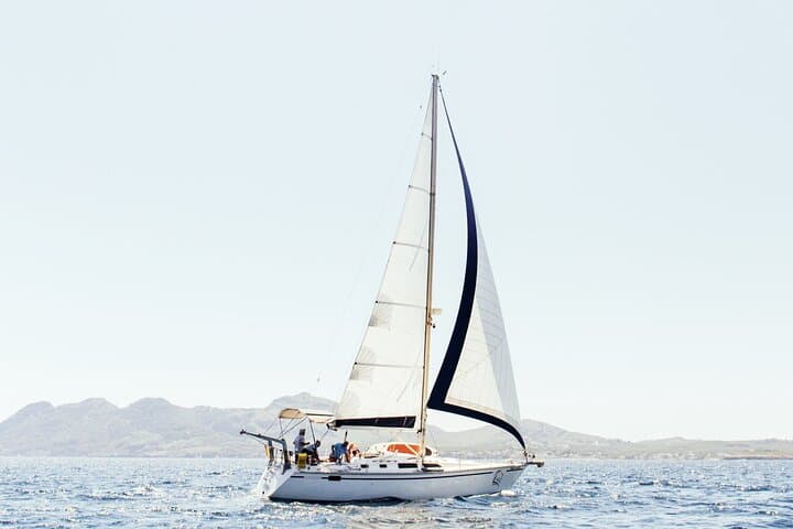 Half-Day Mallorca Sailing Cruise: Snacks, Drinks & Snorkel in Crystal Coves