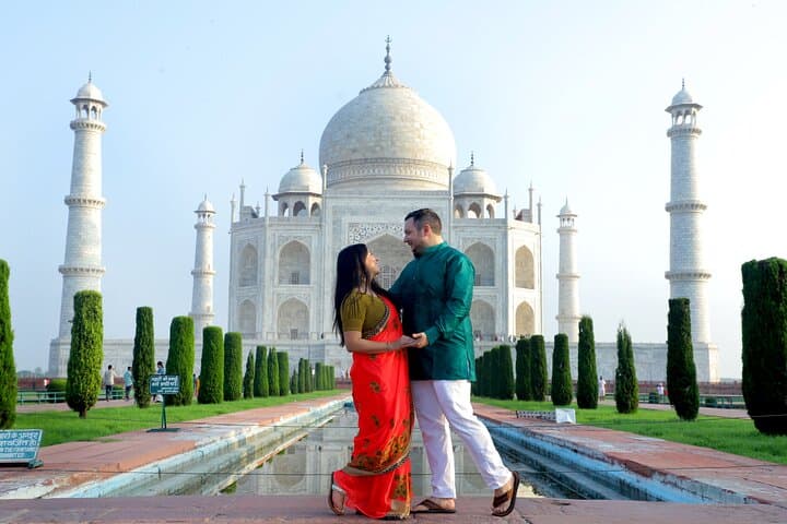 Sunrise at the Taj: 2-Day Private Delhi & Agra Tour