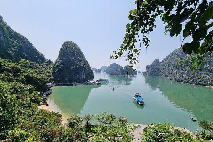 Ninh Binh and Ha Long Bay 3-Day Combo: Cruise, Caves & Countryside photo 5