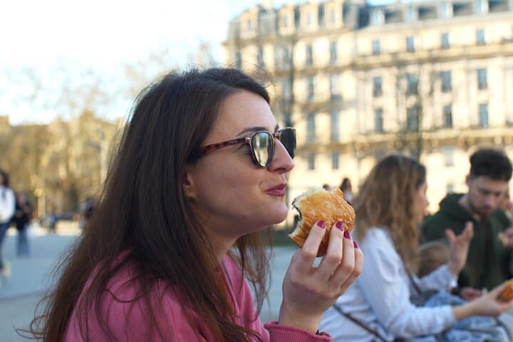 Bordeaux Evening Food Tour: Local Delicacies & Wine Tasting Walk photo 3