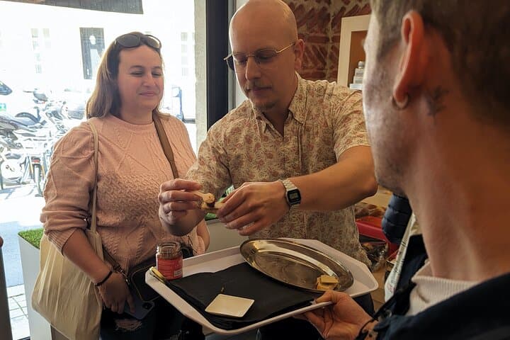 Bordeaux Evening Food Tour: Local Delicacies & Wine Tasting Walk