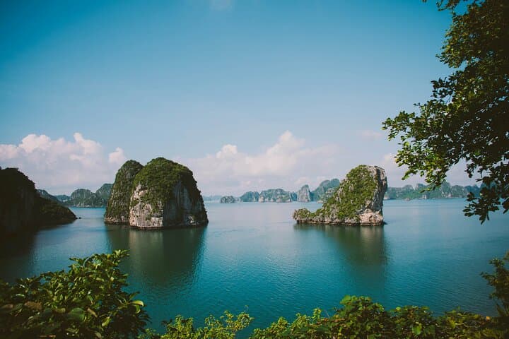 Bai Tu Long Bay 2-Day Cruise: Thien Canh Son Cave & Kayak Escape photo 1