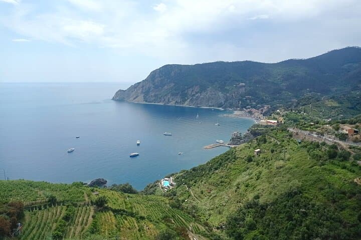 Accessible Cinque Terre Private Tour from Pisa — Portovenere, Corniglia & Vernazza photo 2