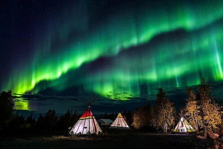 Yellowknife 5-Day Aurora Package: Lodge Viewing & Aurora Hunting Guide photo 3