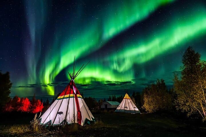 Yellowknife 5-Day Aurora Package: Lodge Viewing & Aurora Hunting Guide photo 4