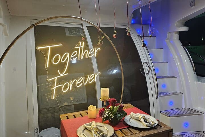 Romantic 2-Hour BBQ Dinner Yacht Cruise in Dubai Marina