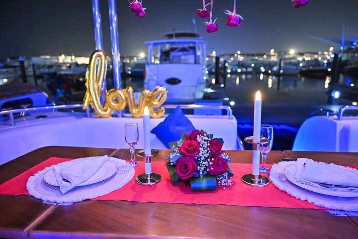 Sunset BBQ & Skyline Cruise: 2-Hour Romantic Yacht Dinner in Dubai Marina photo 3