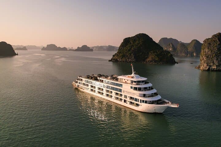 Stellar Cruise Full-Day: Explore Halong Bay's Limestone Islands, Caves & Beaches