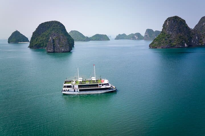 Full-Day Halong Bay Cruise: Sung Sot Cave, Kayaking & Titop Island photo 5