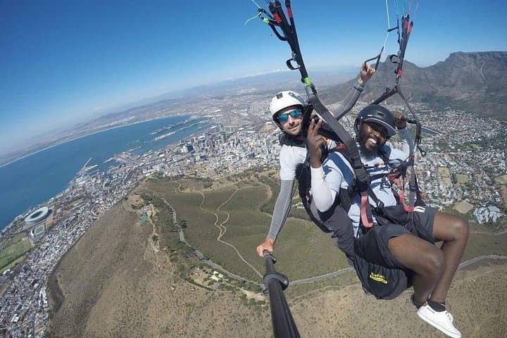 Paragliding in Cape Town: Tandem Flights from Signal Hill to Sea Point photo 2