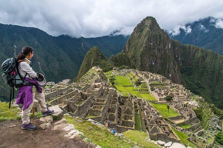 Private Luxury Machu Picchu Day Tour with Buffet Lunch and Scenic Train photo 2