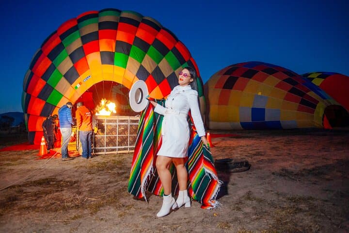 Sunrise Balloon Flight Over Teotihuacan: Hot Air, Pyramids & Breakfast