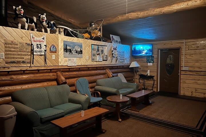 Aurora Viewing at Aurora Husky Lodge: Night-Sky Viewing Near Fairbanks photo 4