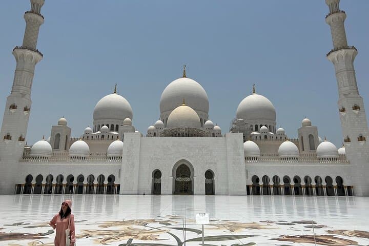 Dubai to Sheikh Zayed Grand Mosque: Guided Tour & Cultural Insights photo 4