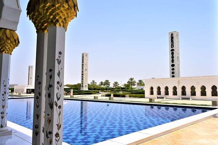 Dubai to Sheikh Zayed Grand Mosque: Guided Tour & Cultural Insights photo 3
